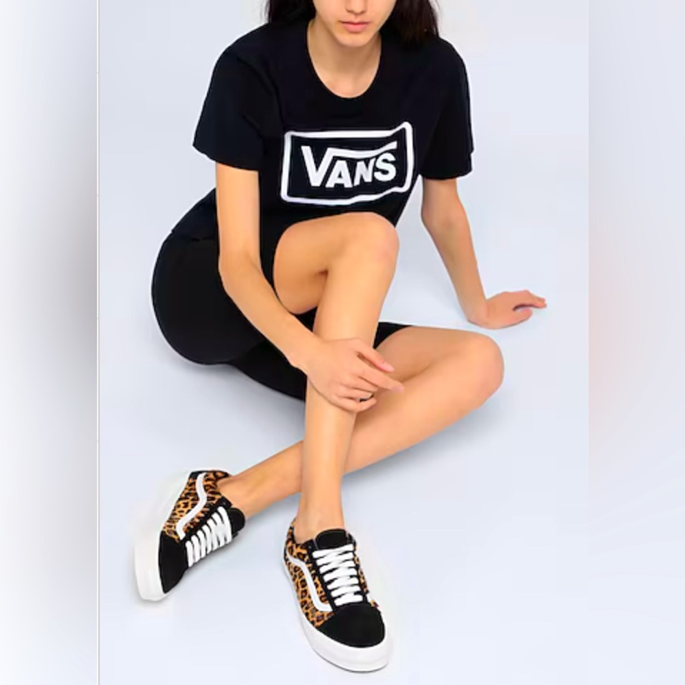 VANS WOMEN 6.5 NWT